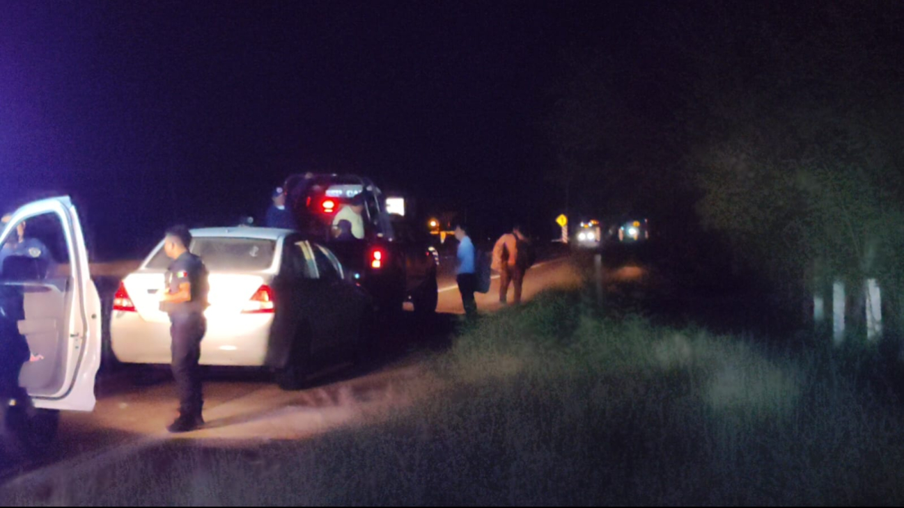 El detenido había bajado del vehículo para orinar.