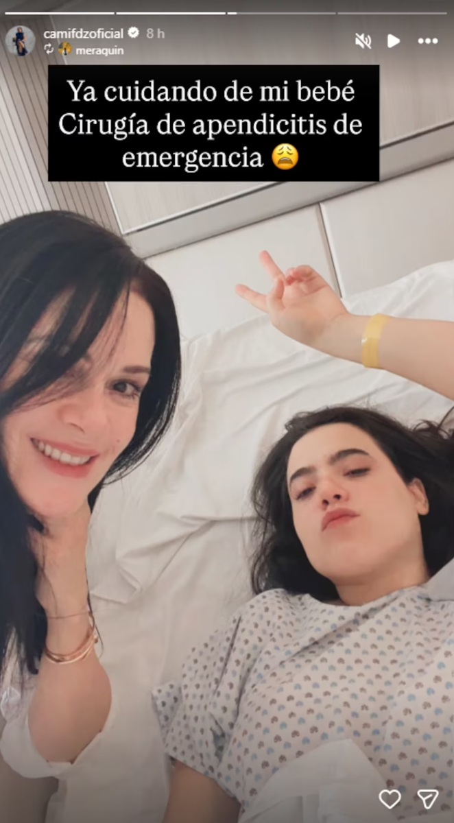 América Guinart con Camila tras la operación.