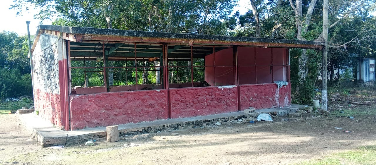El inmueble usado como aula quedó abandonado y no se cuenta con servicios de Salud