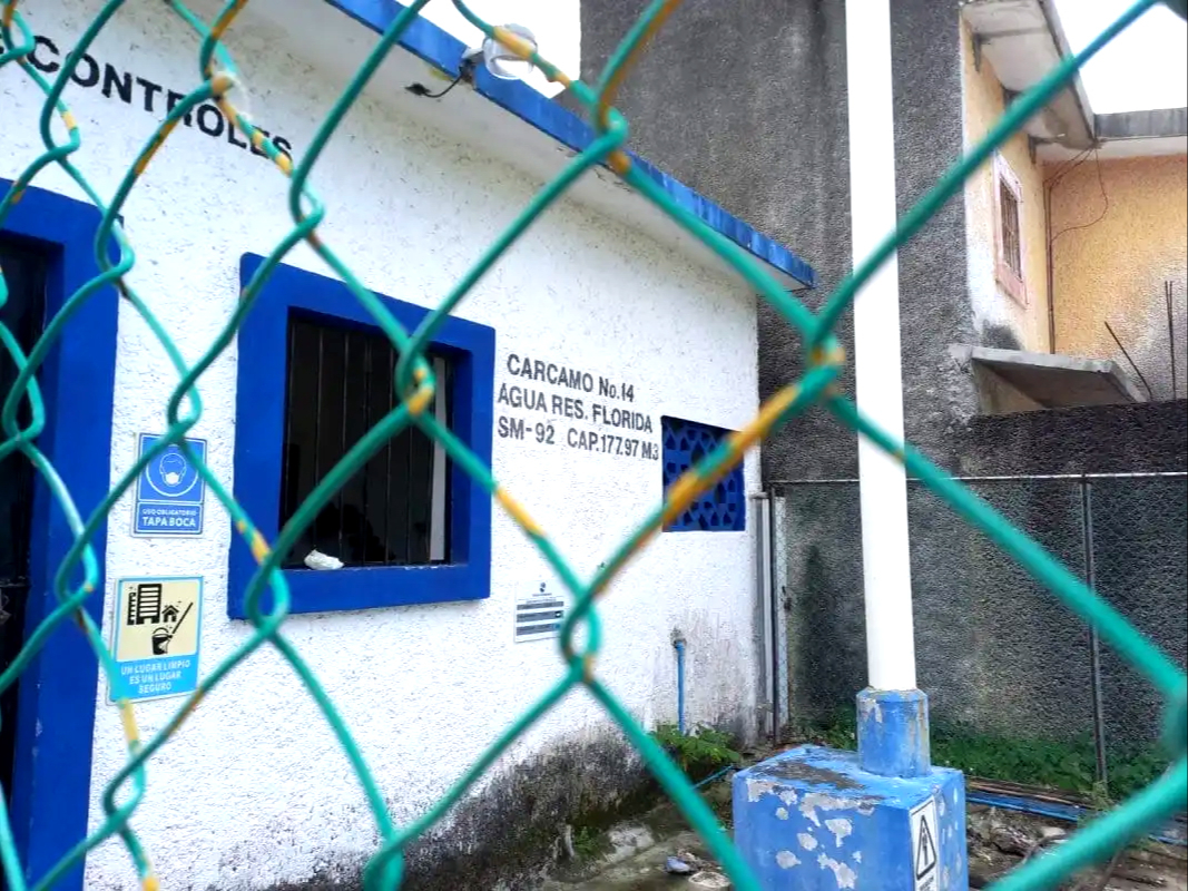 Familias numerosas  consideran insuficiente  el subsidio municipal  de tinacos de 450 litros