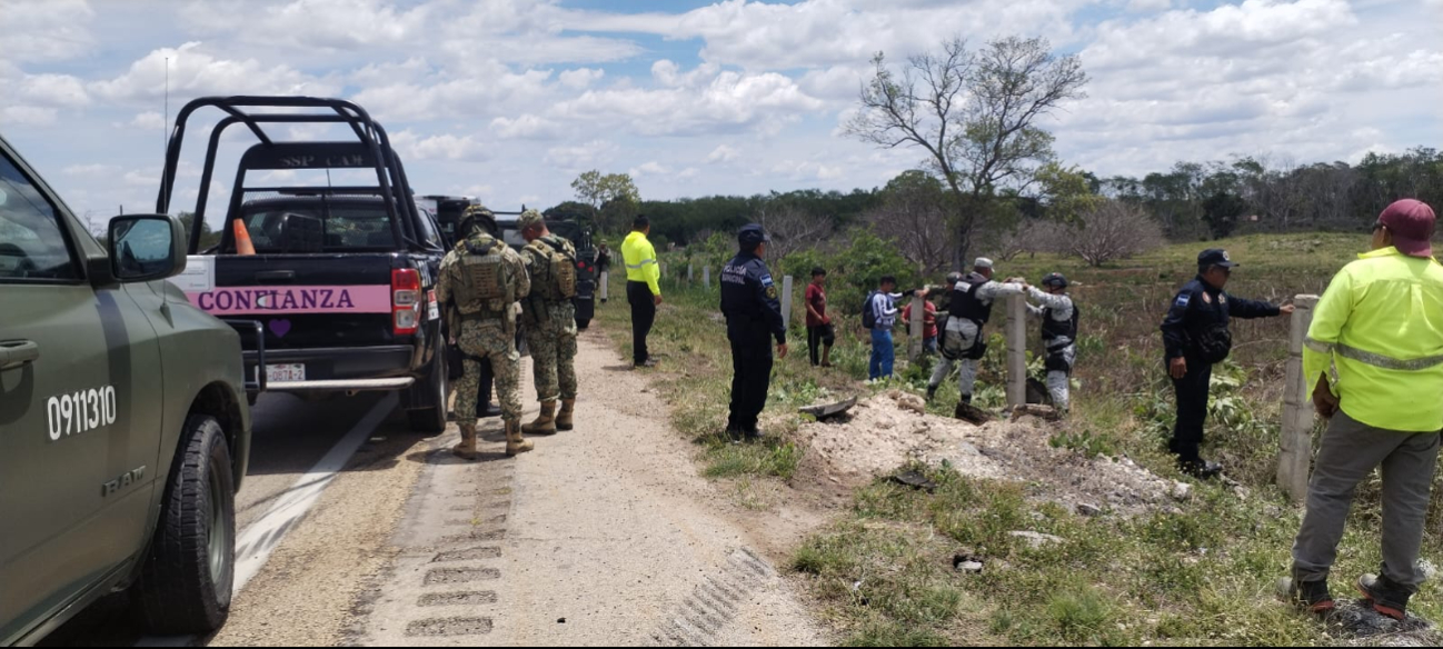 Militares auxiliados tras volcadura en Santa Rosa, Tenabo