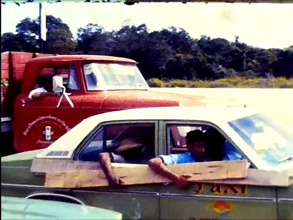 Aunque muchas personas no se consideran pioneras, admiten haber contribuido al desarrollo de la comunidad con su flotilla de volquetes.