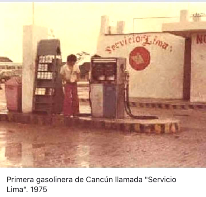En la zona de El Crucero estaba la única gasolinera, la cual también funcionaba como terminal de autobuses en el pequeño poblado.