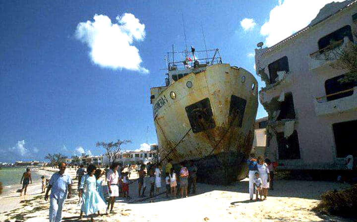 Hace 37 años, el “Huracán del siglo XX” arrastró el navío cubano “Portachernera I”, desde Isla Mujeres hasta el hotel “Las Perlas”.