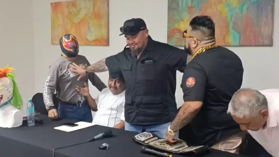 Doctor Sangre y Mascarita del Ring se encararon durante conferencia de prensa.