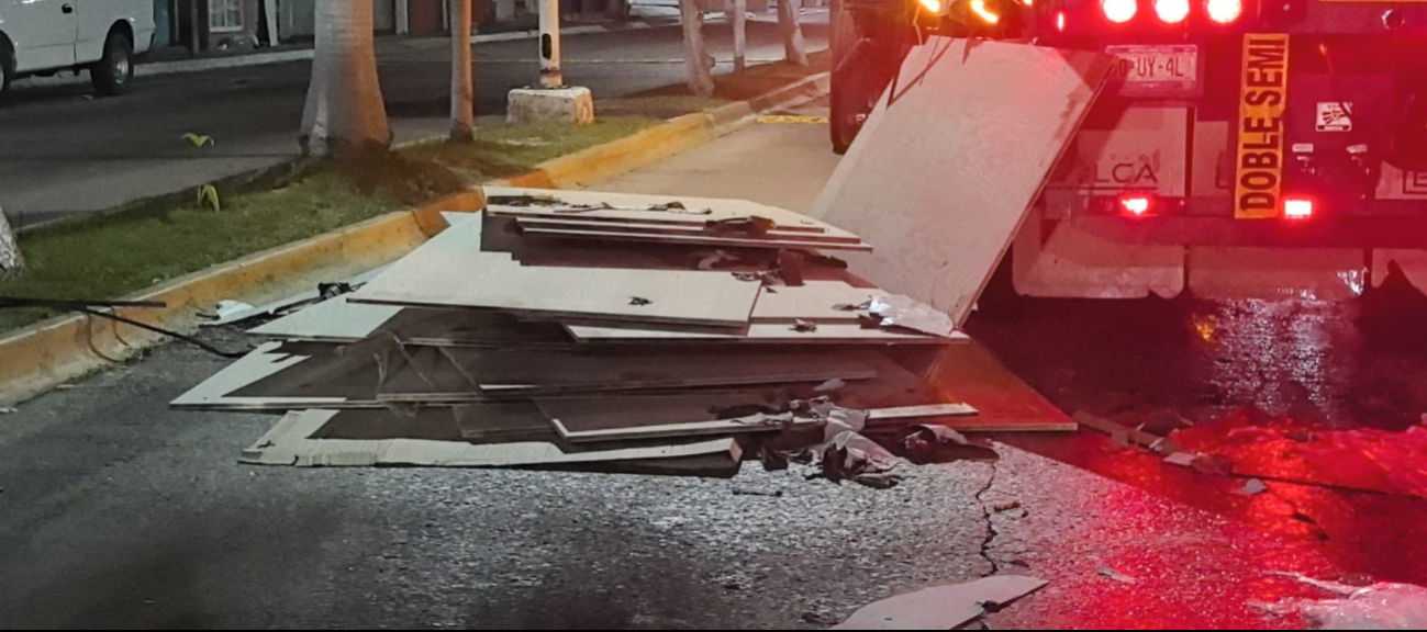 El fuego se habría originado por fricción entre la carga y cinchos.