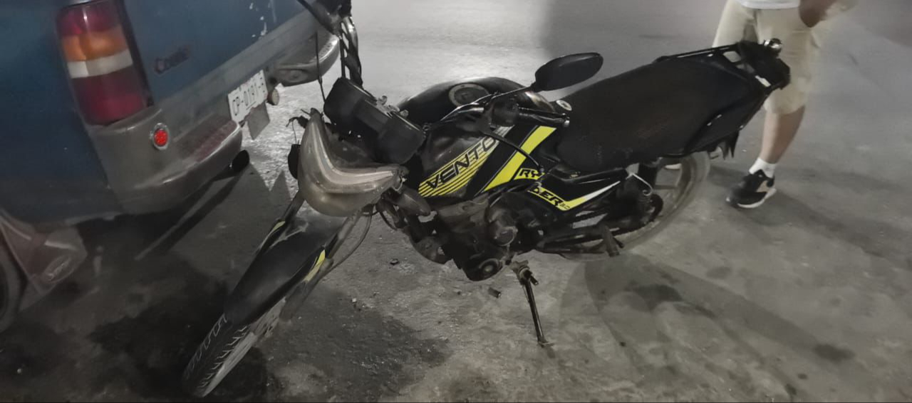 El conductor responsable huyó del lugar tras el impacto.