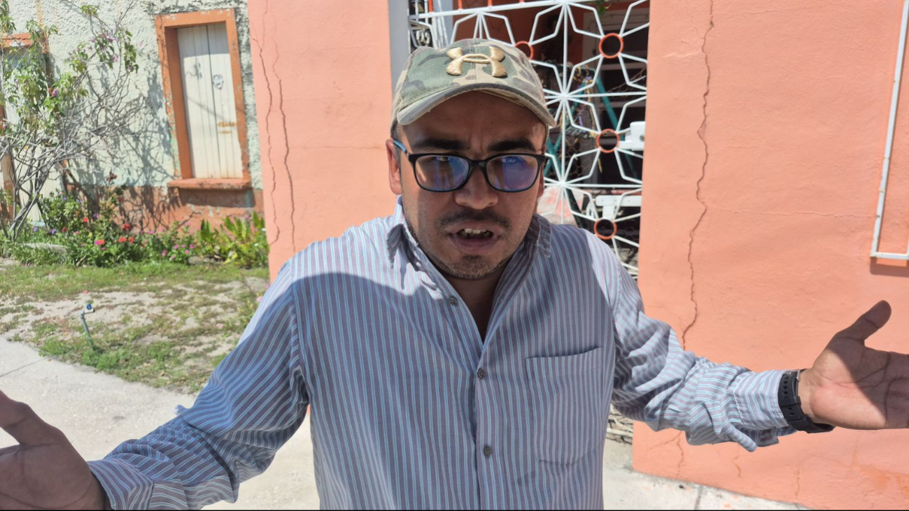 Negó tener el dispositivo y denunció intimidación.