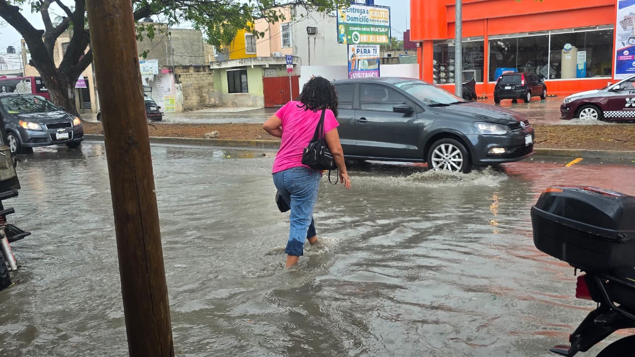 Se esperan chubascos y lluvias fuertes con descargas eléctricas.