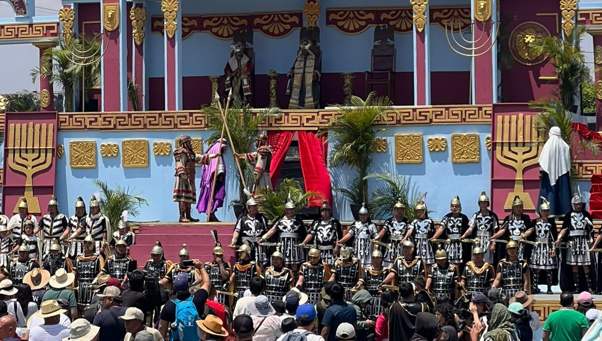 Uno de los momentos más esperados es la escenificación de la crucifixión, que se realiza en el Cerro de la Estrella