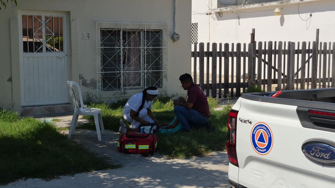 Mujer es hallada en estado crítico en la colonia Morelos.