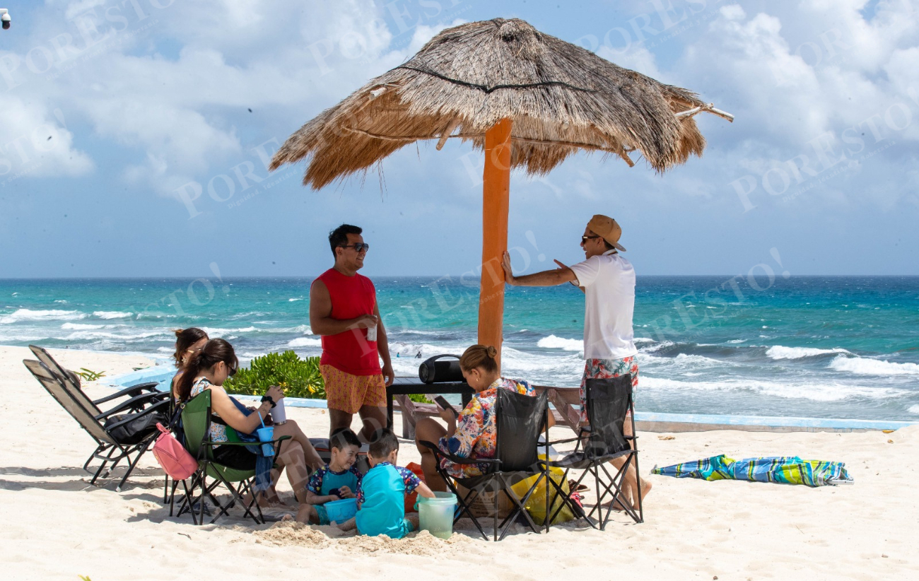 Habitantes dijeron que es una lástima que los arenales públicos en el destino ya no sean accesibles económicamente para los pobladores, como en años anteriores