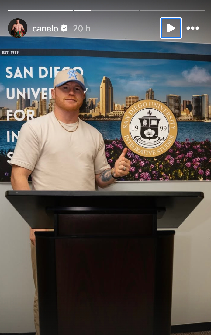 Canelo vuleve a la escuela