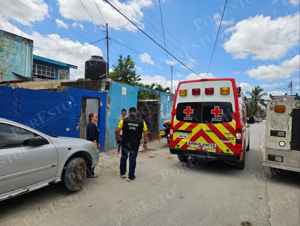 Joven resulta con lesiones en el rostro tras explotarle un solvente en Cancún