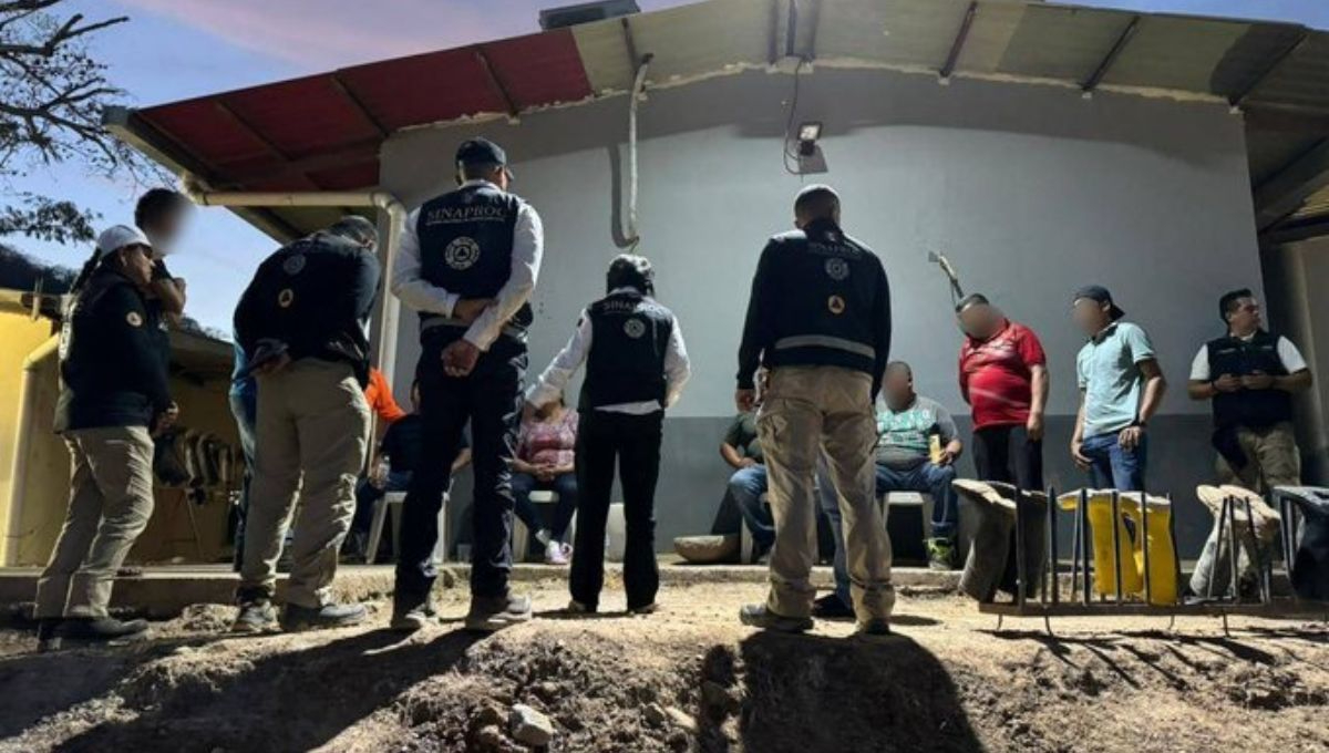 Las autoridades informaron que continúan las reuniones con familiares de los mineros, con el objetivo de mantenerlos informados sobre el progreso de las labores