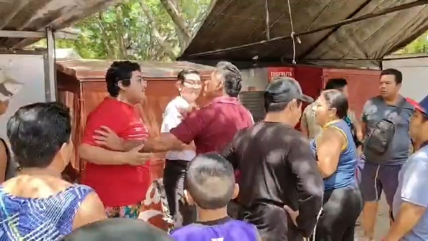 Se registró confrontación entre puesteros y personal de la junta municipal en Nunkiní.