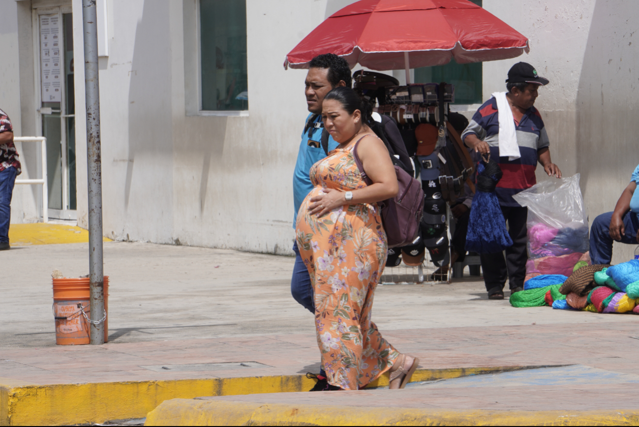 Coneval: más de la mitad de jefas de familia viven en pobreza