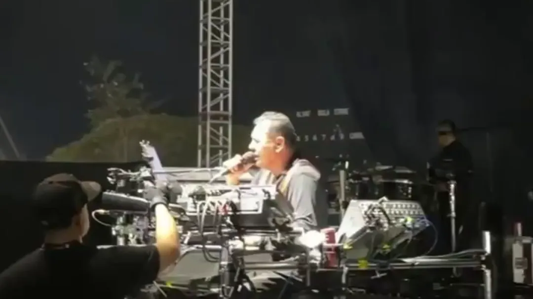 Alfredo “El Pulpo” Sánchez dedicó un mensaje público a Arleth GM durante la Feria de Comalcalco.