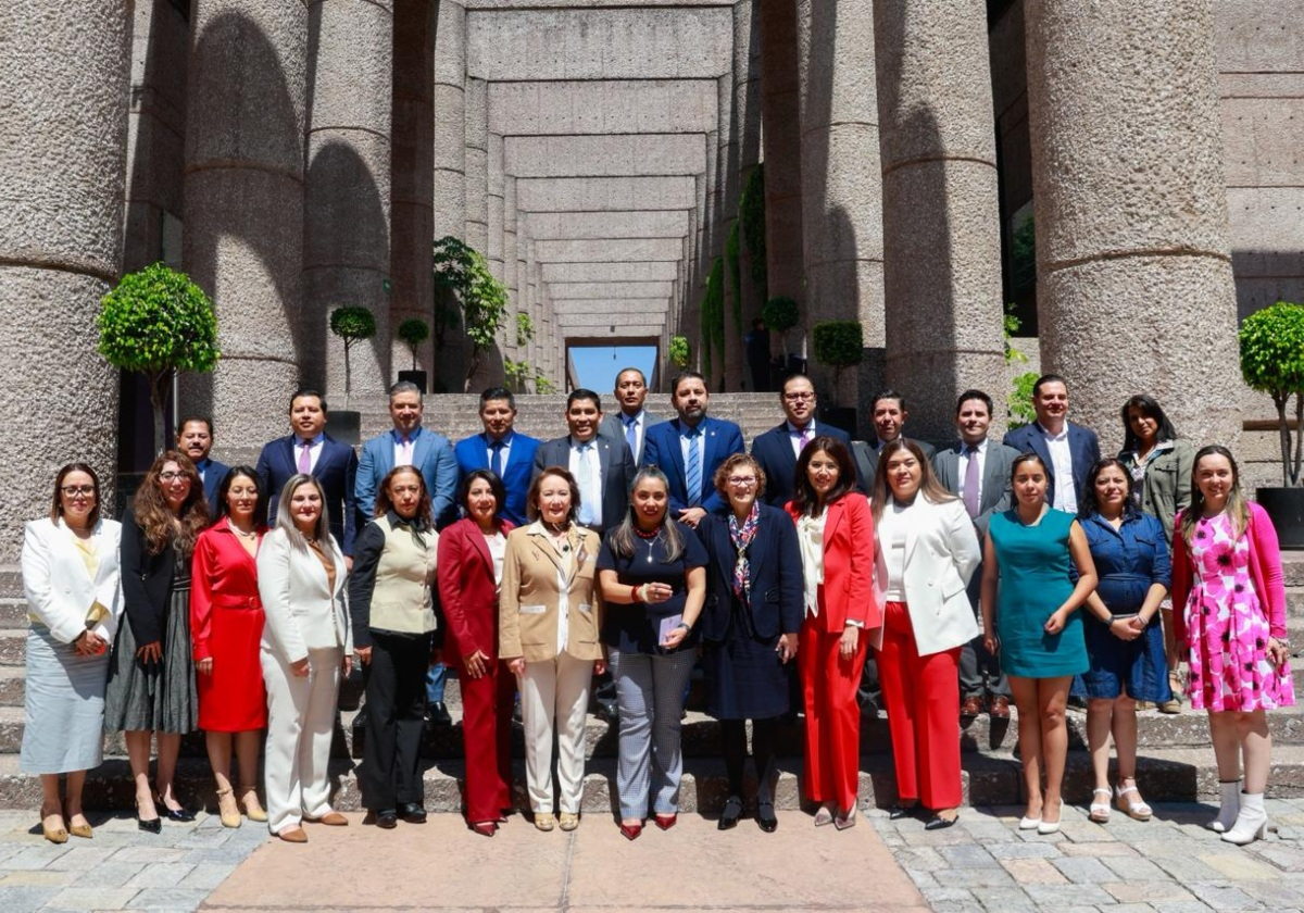 Yasmín Esquivel se reúne con jueces de distrito de la CDMX.