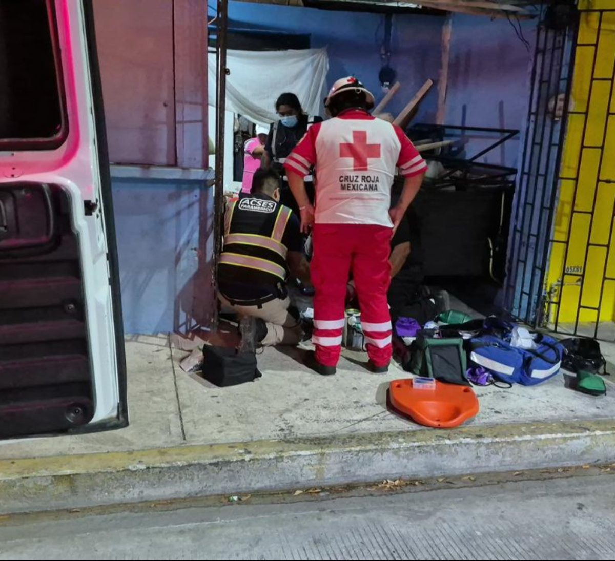 Cuerpos de emergencia llegaron al lugar.