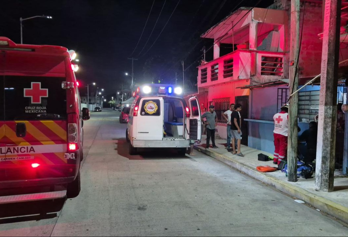 Personal de la FGE y Servicio Médico Forense realizaron el levantamiento del cuerpo.