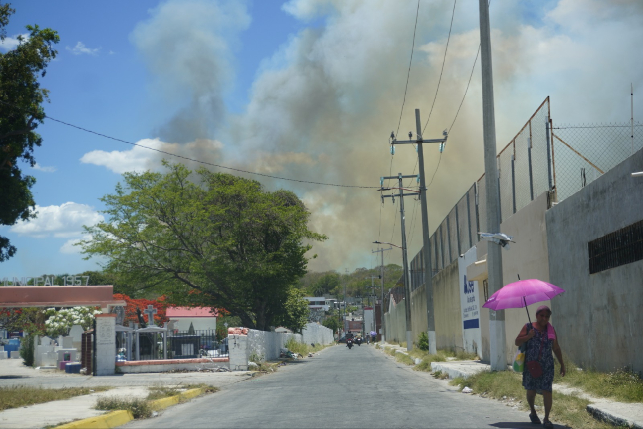 Columnas de humo alarmaron a ciudadanos en varias zonas de la ciudad.
