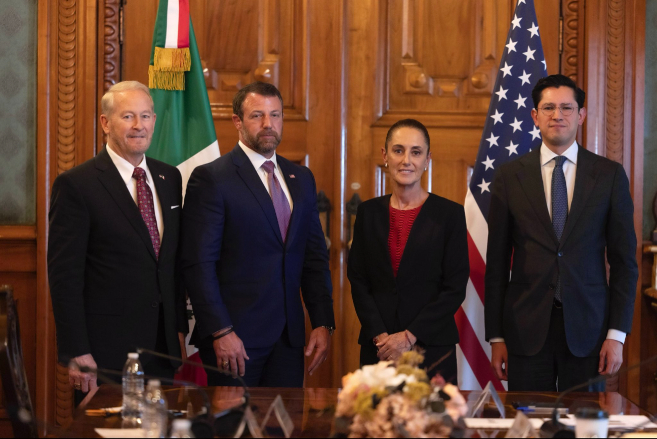Sheinbaum recibe en Palacio Nacional al secretario de Seguridad de EU, Markwayne Mullin