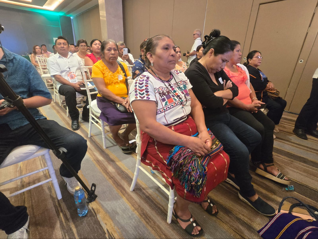 Comunidades indígenas y grupos vulnerables enfrentan barreras históricas.