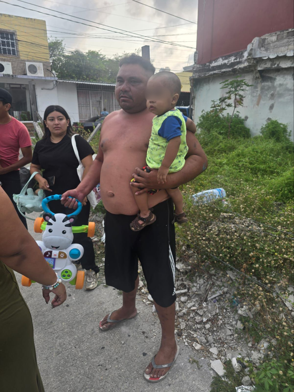 Hombre aseguró ser el padre y se llevó al niño antes de la llegada policial.