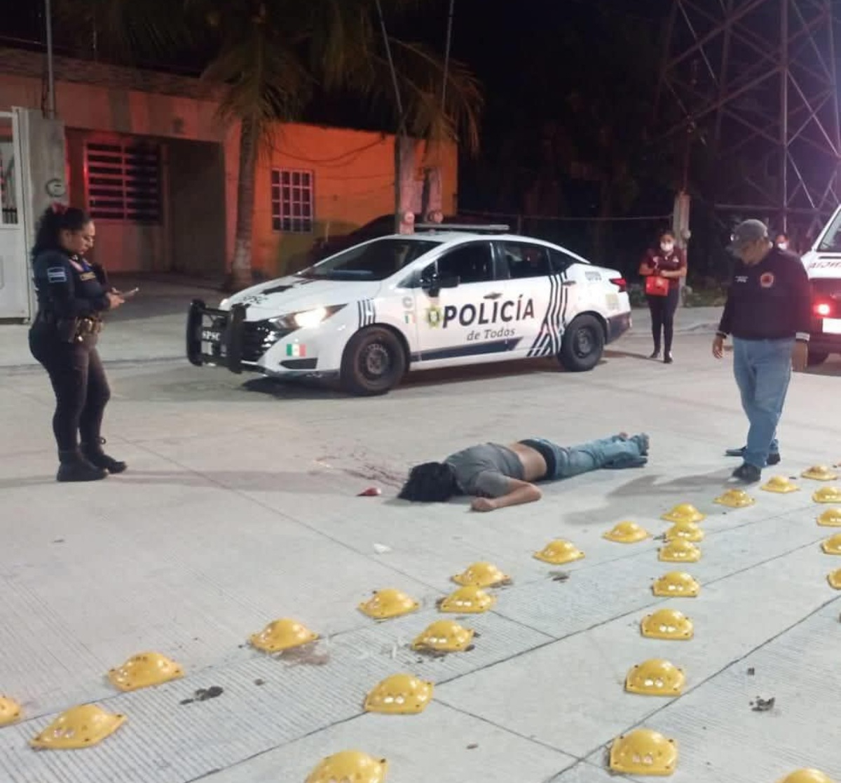 Paramédicos brindaron atención prehospitalaria al lesionado.
