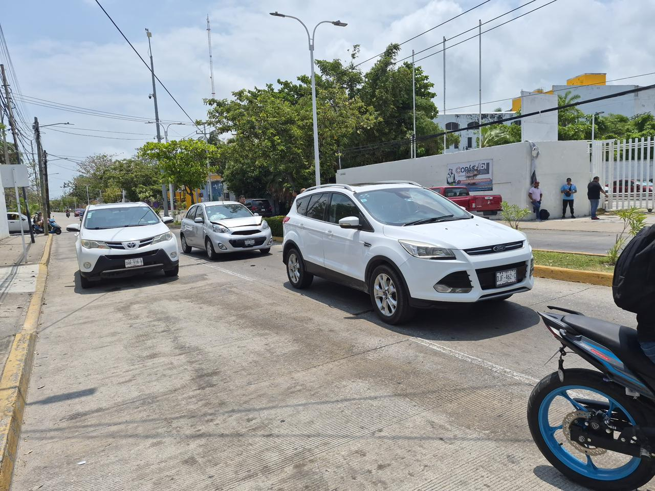 No hubo lesionados, solo daños materiales.