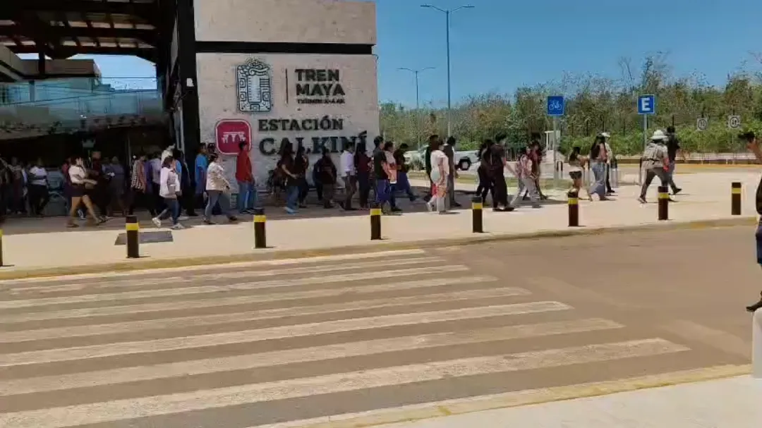 Crisis nerviosa durante evacuación en estación del Tren Maya