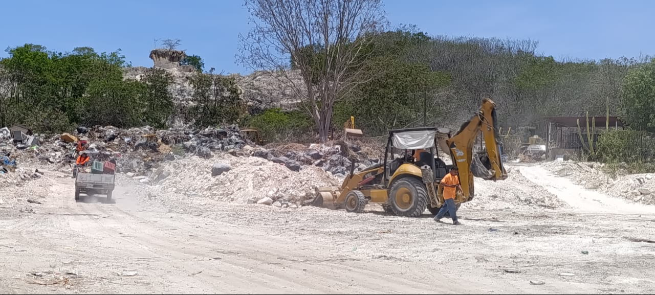 El panteón “Siglo XXI” se convierte en basurero municipal