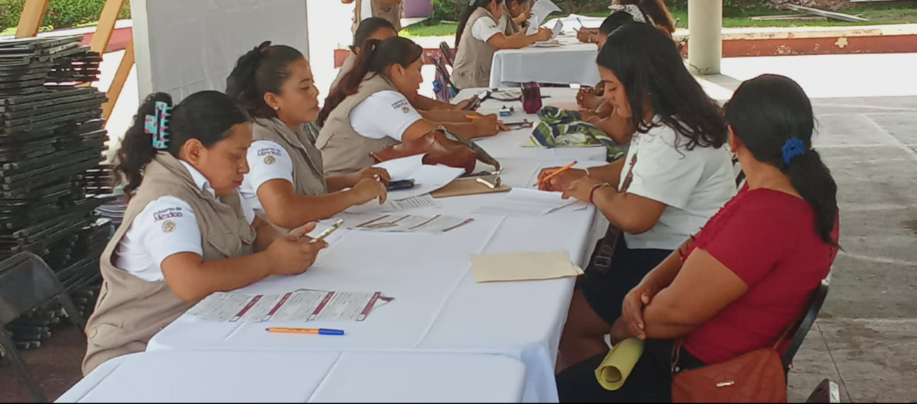 La entrega de tarjetas se realizó en el domo central de Kantunilkín