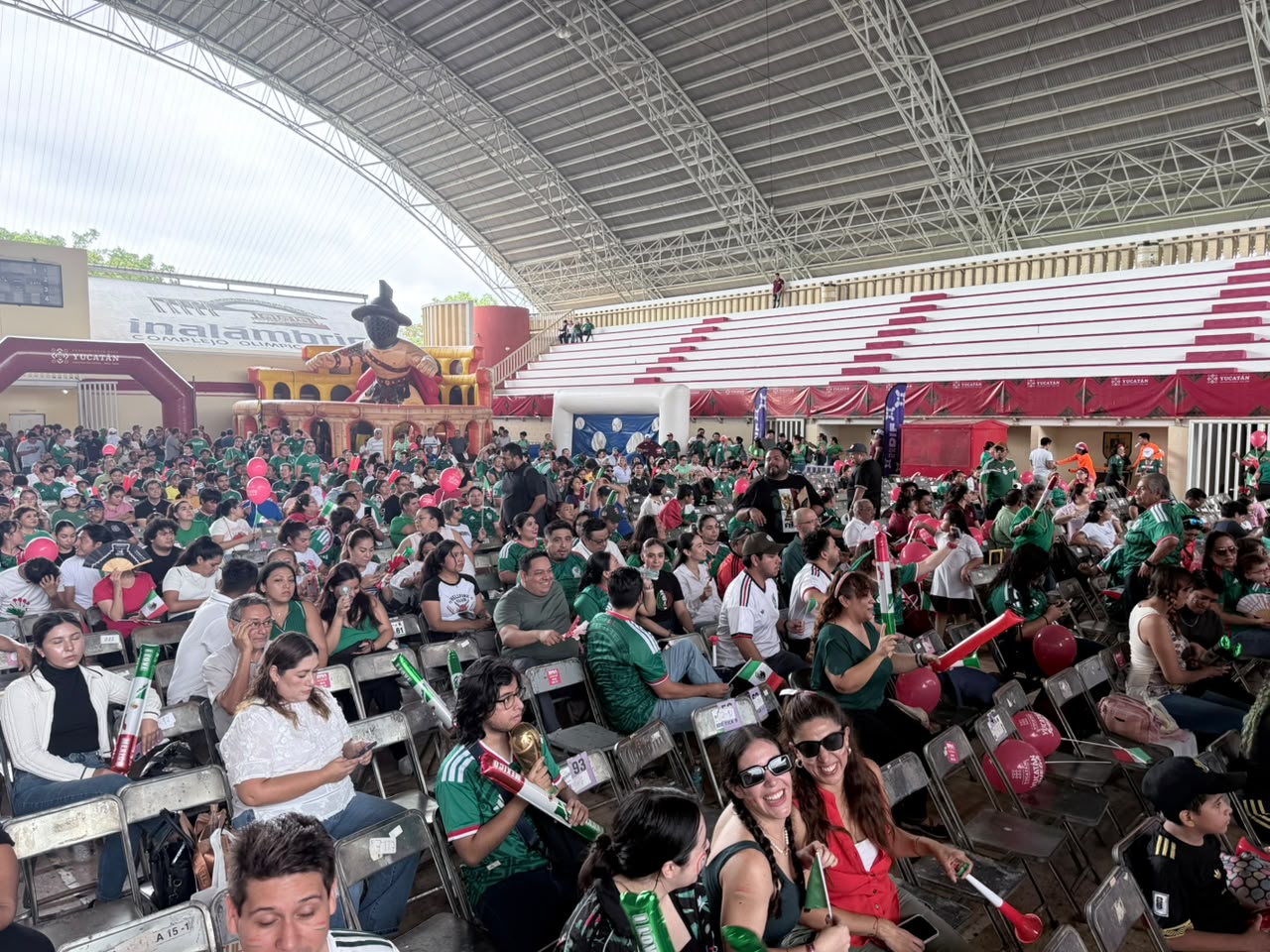El Gobierno del Estado anunció la creación de la estrategia Zona Fan Yucatán Juega, mediante la cual se instalarán pantallas gigantes en distintos municipios para que la población pueda seguir gratuitamente los partidos de la Copa Mundial de Futbol.