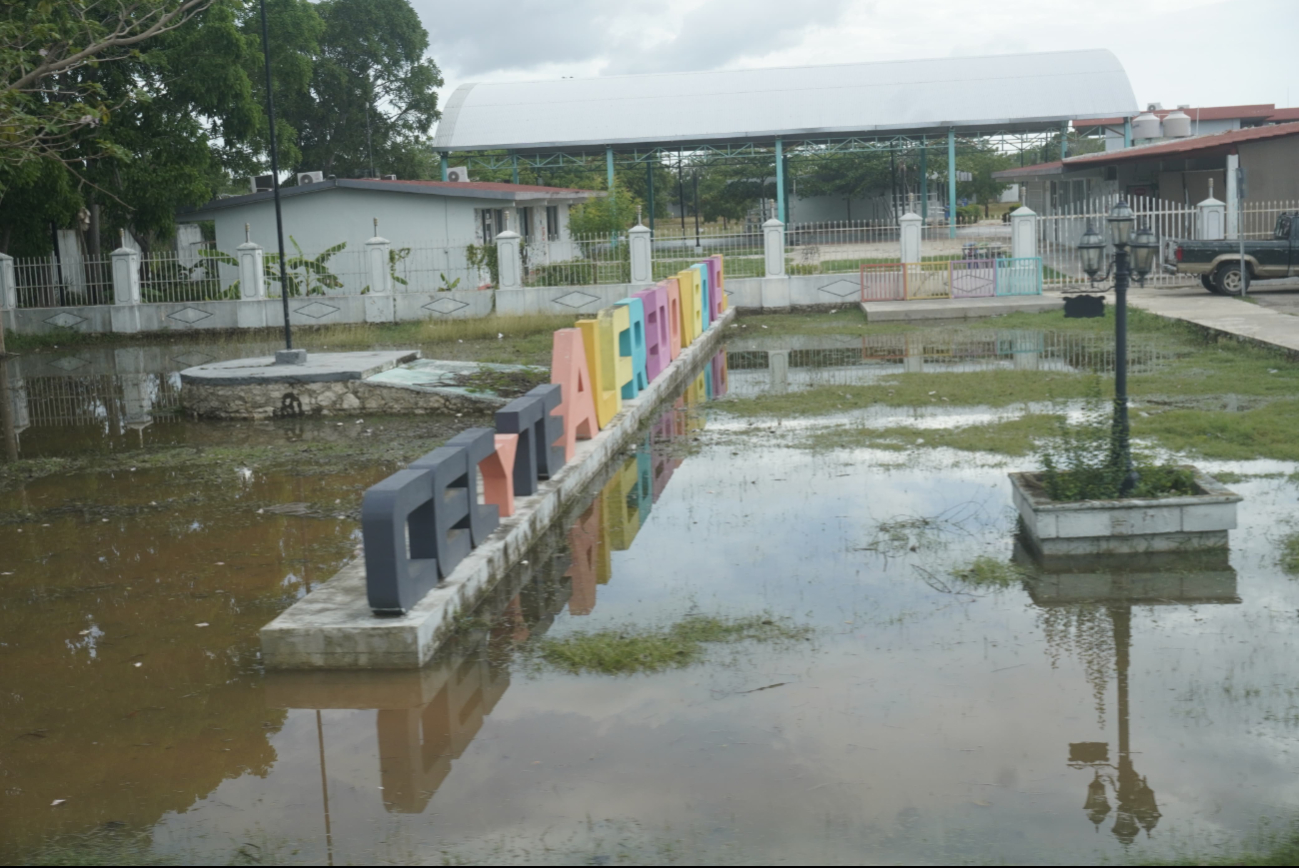 Crucero San Luis e Ich-Ek reportan calles y viviendas bajo el agua