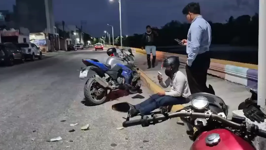 El conductor de la motocicleta Dinamo salió proyectado y rodó.