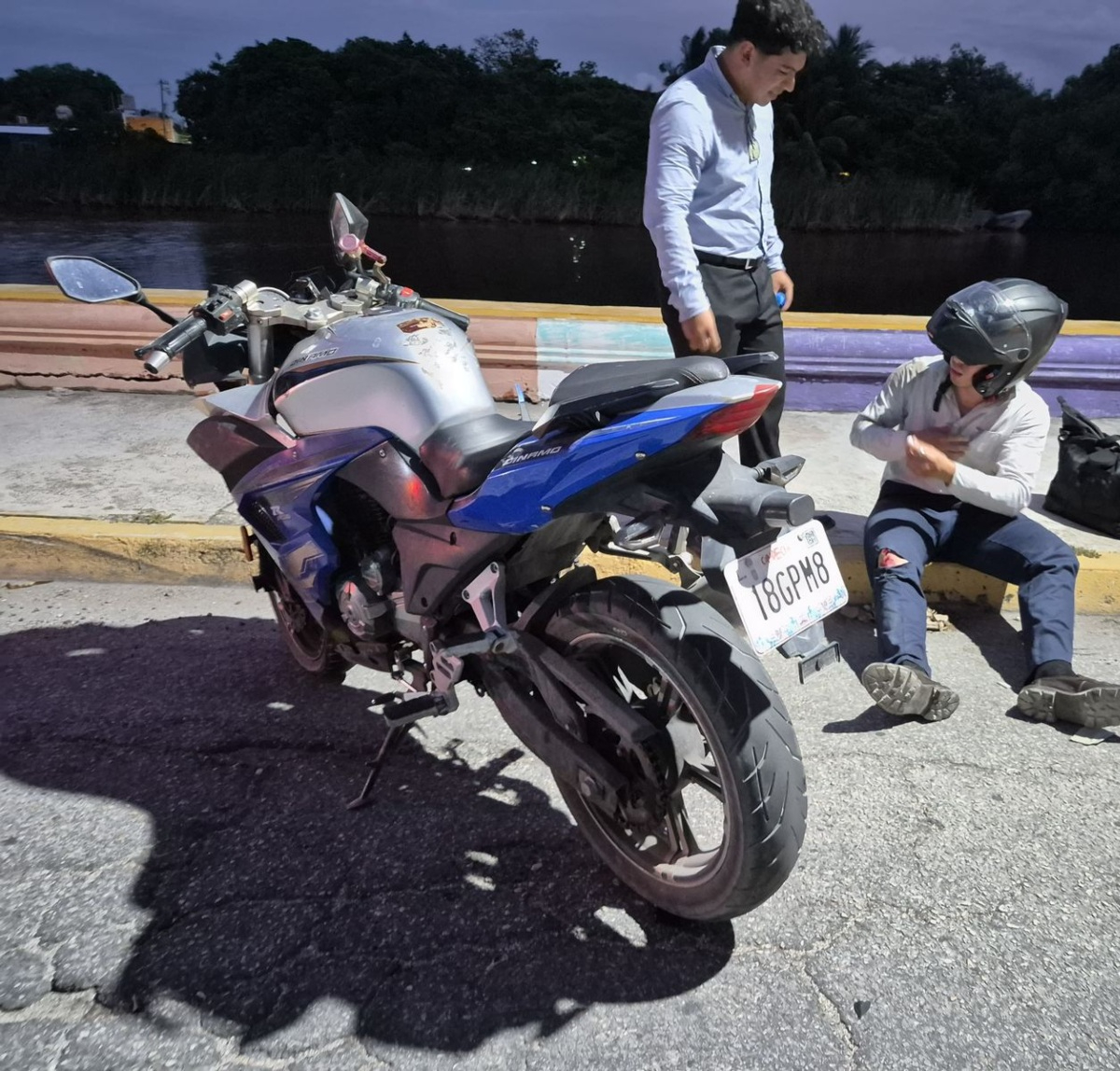 La motocicleta con placas 18GPM8 se desplazaba hacia la avenida 56.