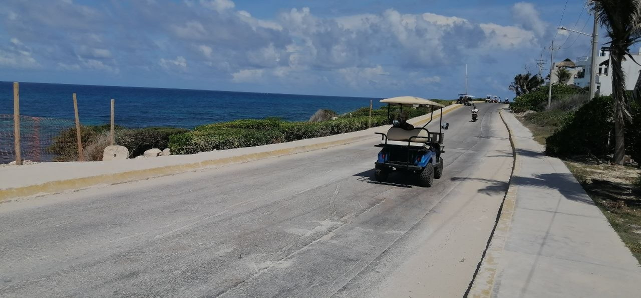 La propuesta de  transporte en moto  permanece detenida  ante la oposición de  los arrendadores de  carros de golf