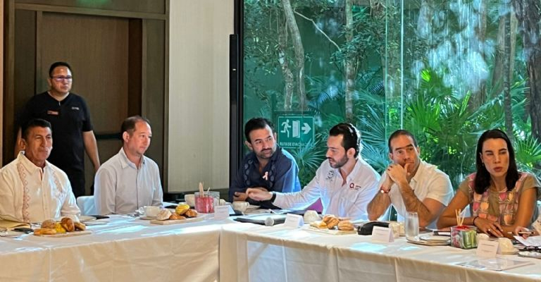 Su incursión en la política es nueva; en el 2024 fue aspirante por Movimiento Ciudadano.