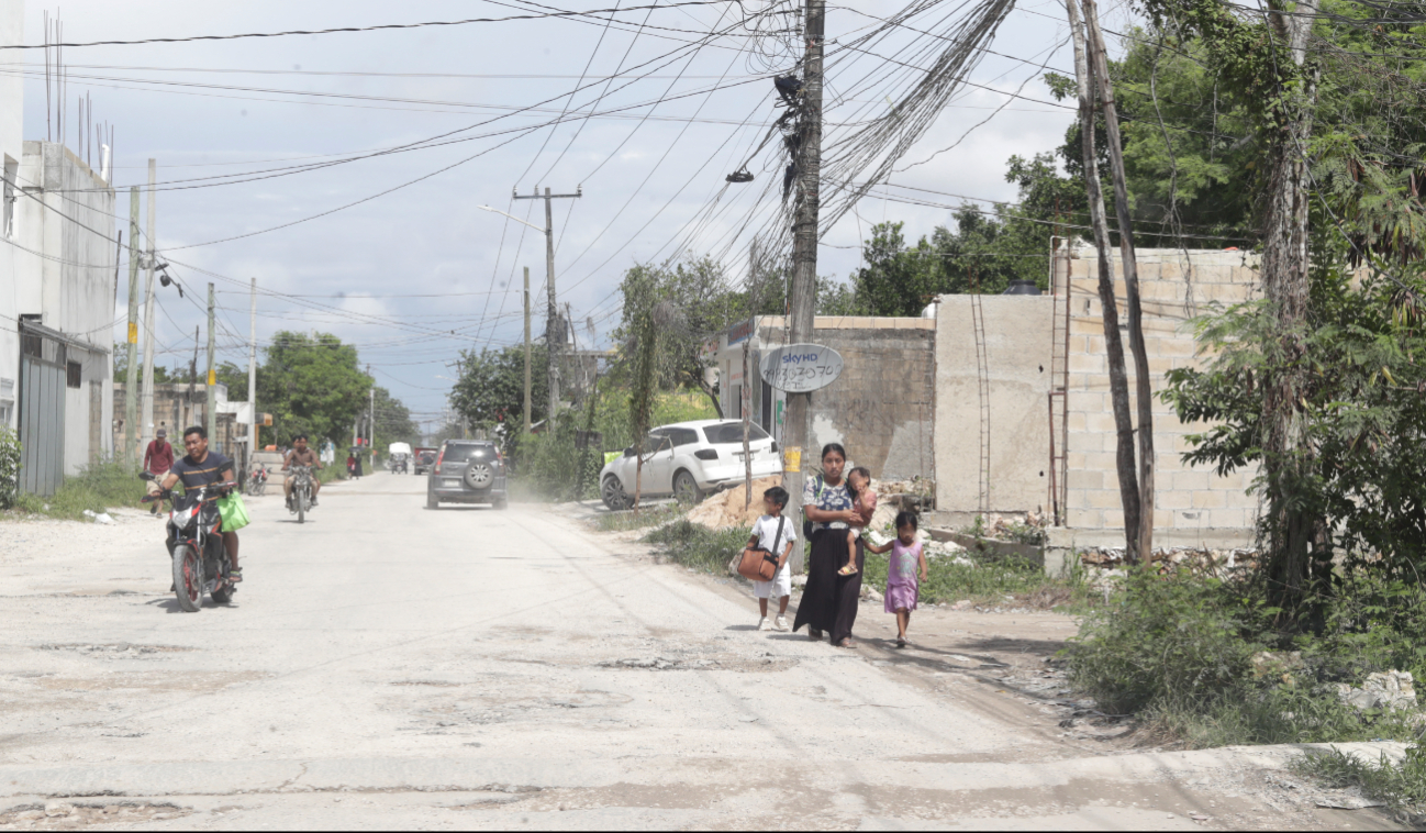 En Benito Juárez, 132 zonas de invasión avanzan hacia la regularización de  servicios básicos, lo que beneficiará a 250 mil habitantes