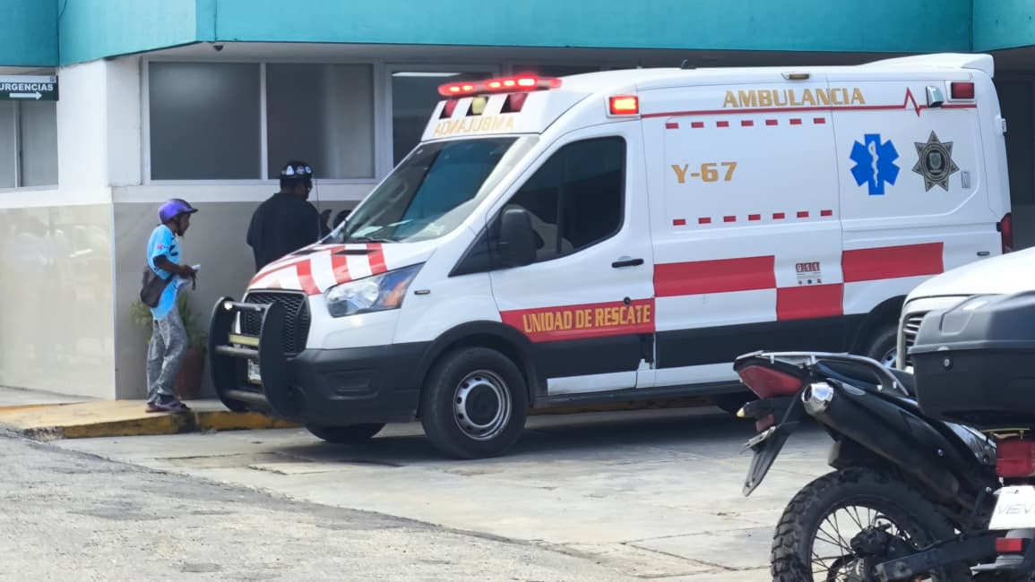 Un accidente doméstico deriva en un traslado en ambulancia hacia el hospital por posible fractura