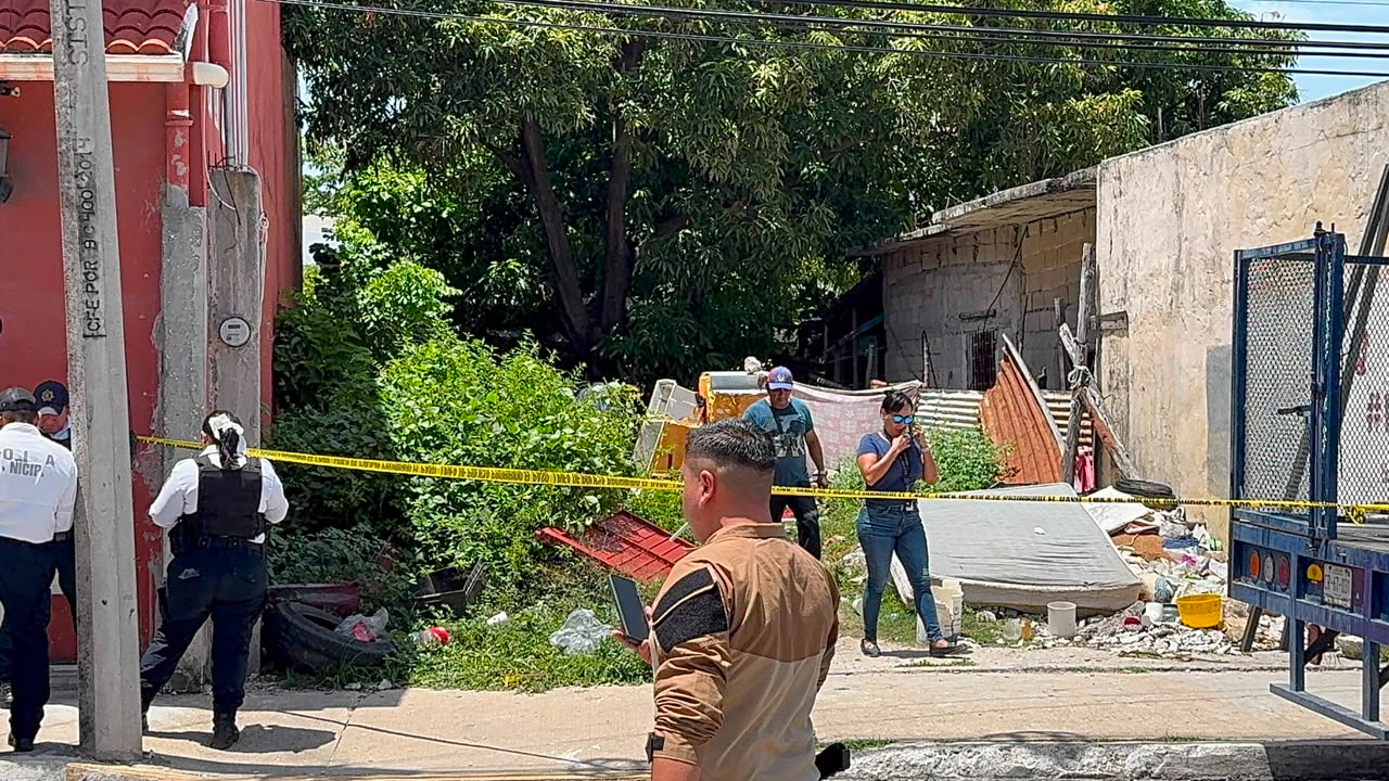 Autoridades cumplieron una orden judicial de desalojo en la colonia Benito Juárez.