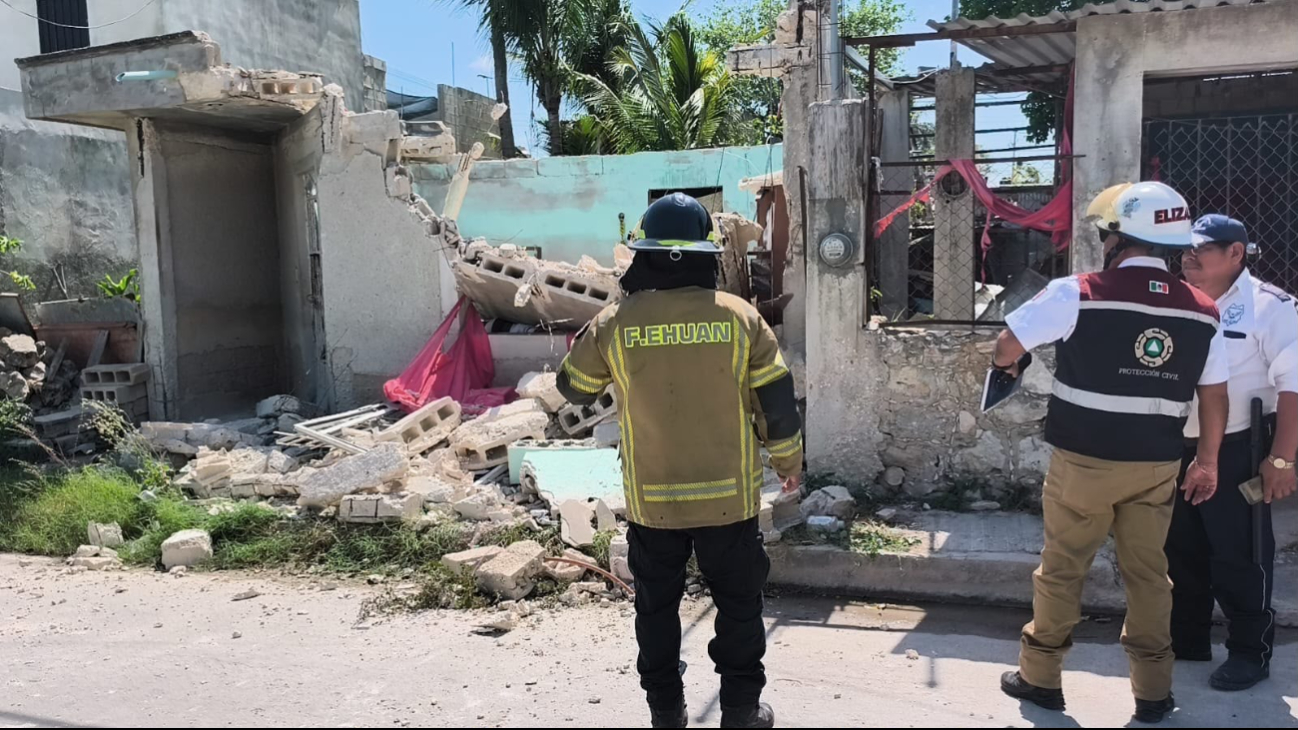 Policía Estatal y Protección Civil acordonan zona de derrumbe
