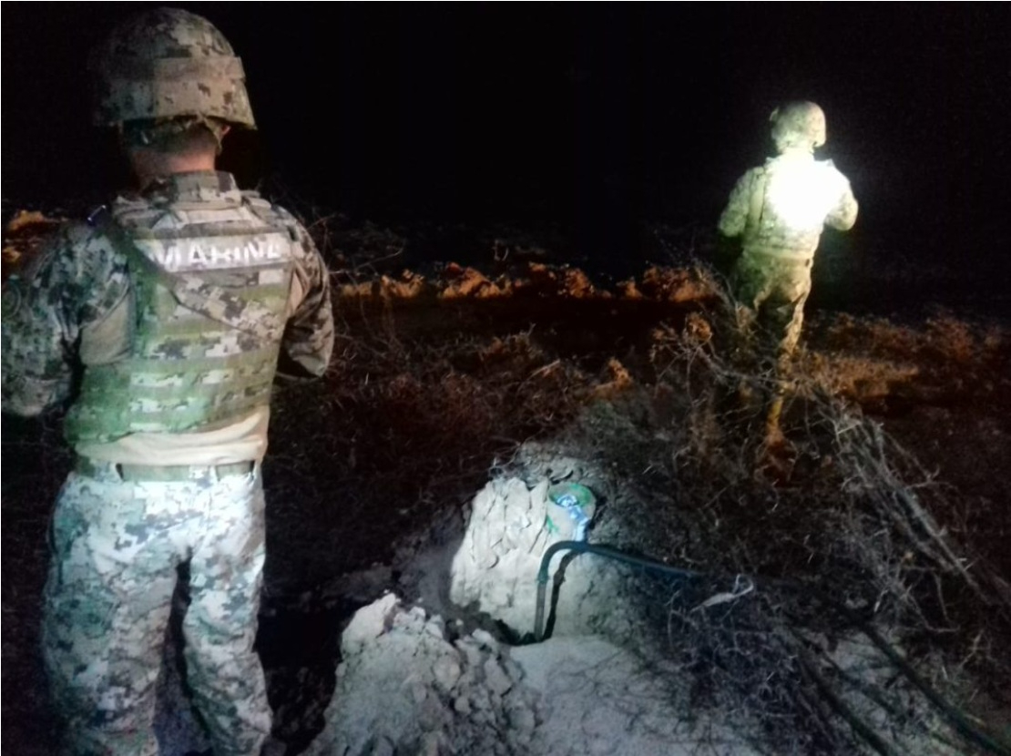 Policías, marinos y militares cerraron temporalmente los accesos para evitar la fuga de los involucrados