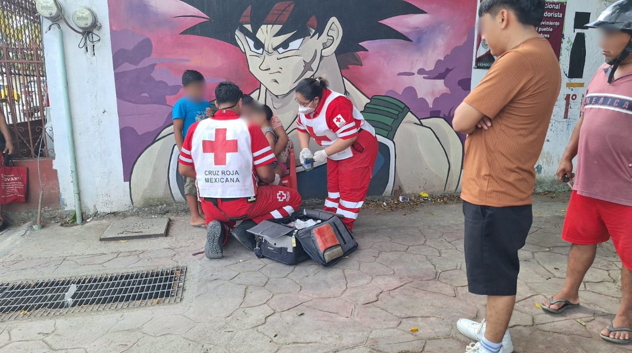 Uno de los menores tuvo que ser trasladado al Hospital General debido a una lesión en la cabeza.