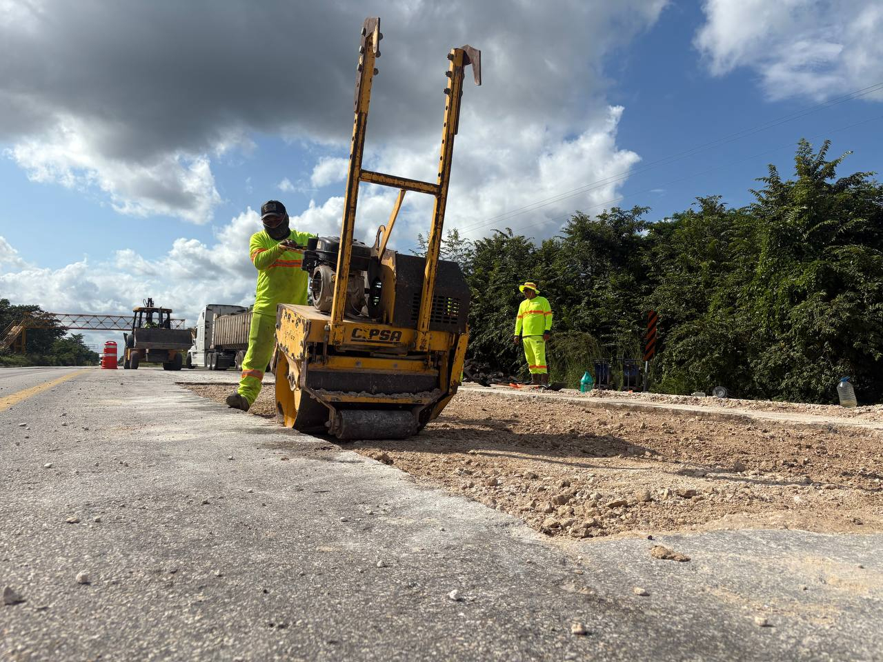 La zona sureste es la de mayor cobertura, al concentrar la atención de 3 mil 140 km de vías intervenidas, en Q. Roo, Campeche, Chiapas, Oaxaca, Tabasco, Veracruz y Yucatán