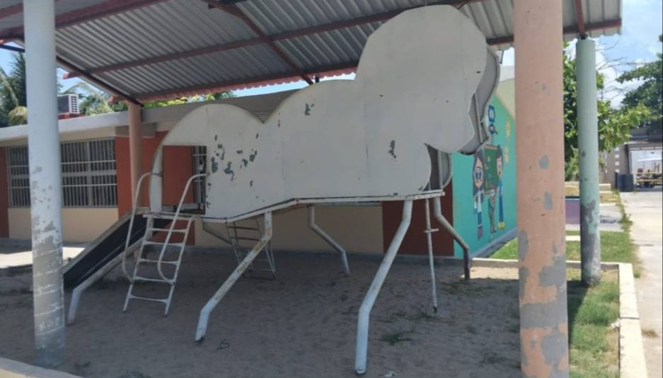 Denuncian deficiencias en limpieza y mantenimiento del plantel.