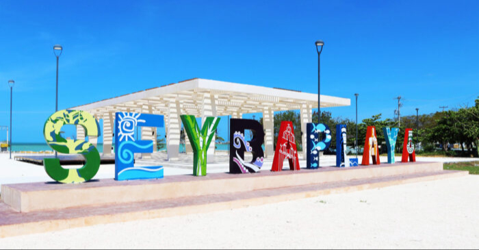 Seybaplaya es un destino turístico de Campeche ubicado a unos 35 kilómetros de la capital del estado.