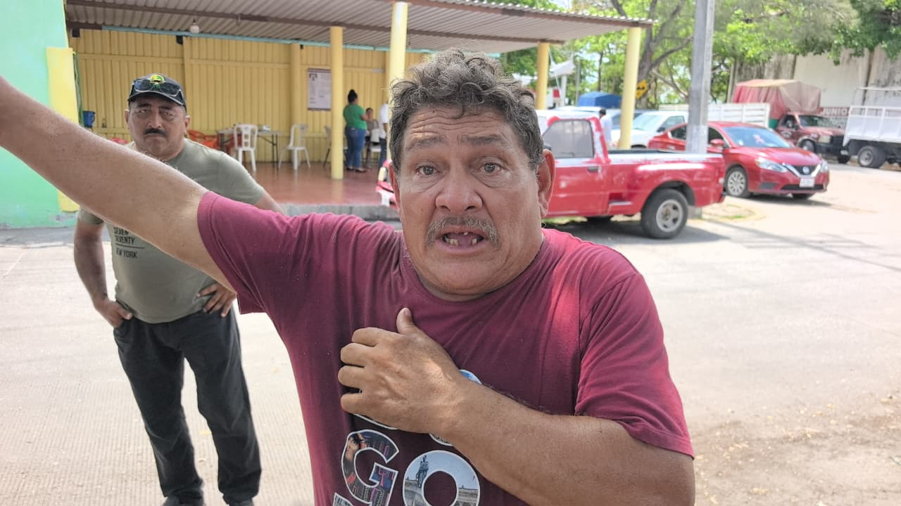 Acusan contratación de personal foráneo para carga y distribución.
